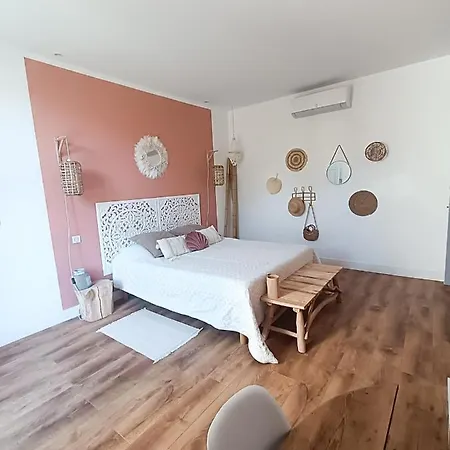 D'hotes - Le Magnolia Bed & Breakfast 3*